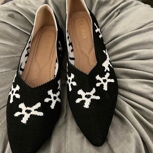 YanHao slip on loafers black and white size 42